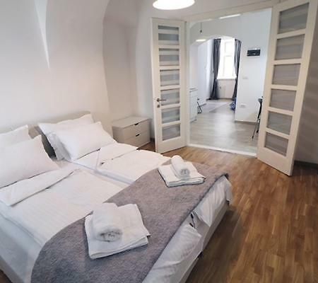 Apartman Tina Νόβι Σαντ Εξωτερικό φωτογραφία