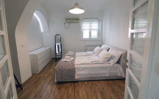 Apartman Tina Νόβι Σαντ Εξωτερικό φωτογραφία